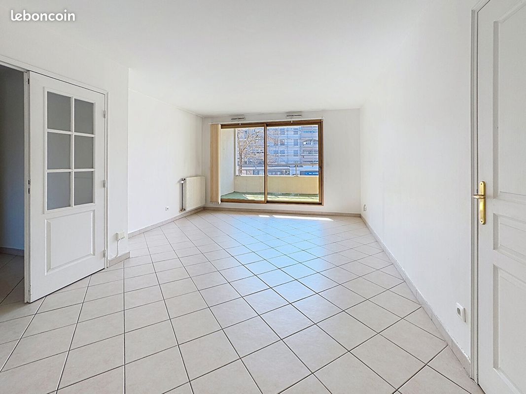 Appartement 4 pièces 86 m² · à Bron · 86 m² · 1 259 €