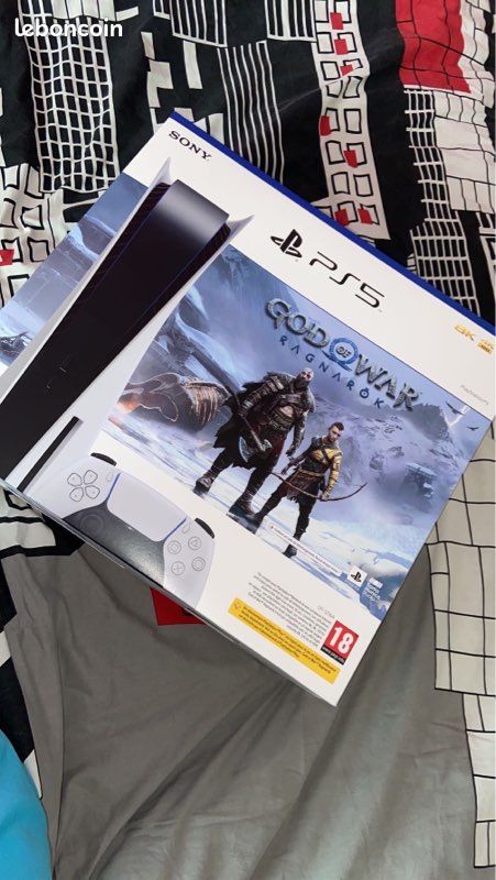 PlayStation 5 + GOW (image 1)