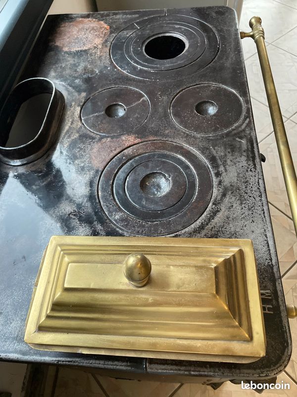 Cuisinière en fonte et laiton (image 2)