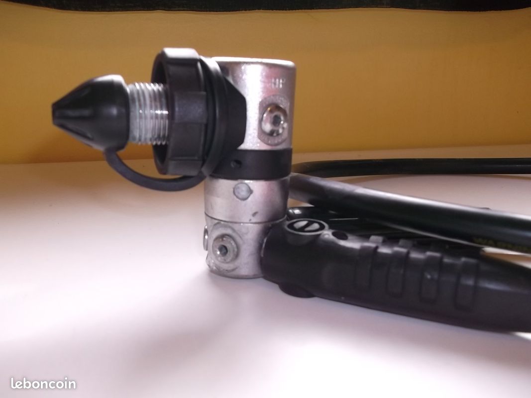 Détendeur Scubapro R 190 Avec Flexibles Et Console - Occasion