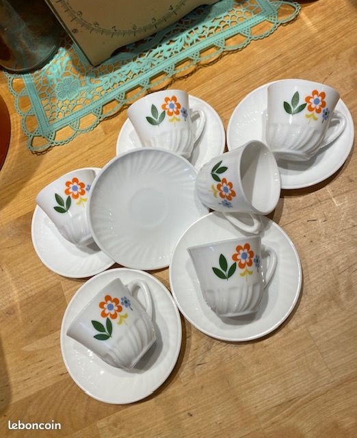 Très RARE Lot De 6 Grandes Tasses 10.5cm Diam. Arcopal Motif Fleur 70s Flower Power Vintage