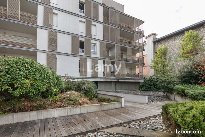 Appartement 2 pièces 43 m² — 12