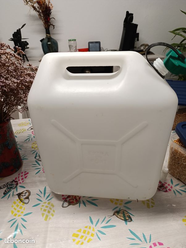 Jerrican 20 litres a robinet (image 1)