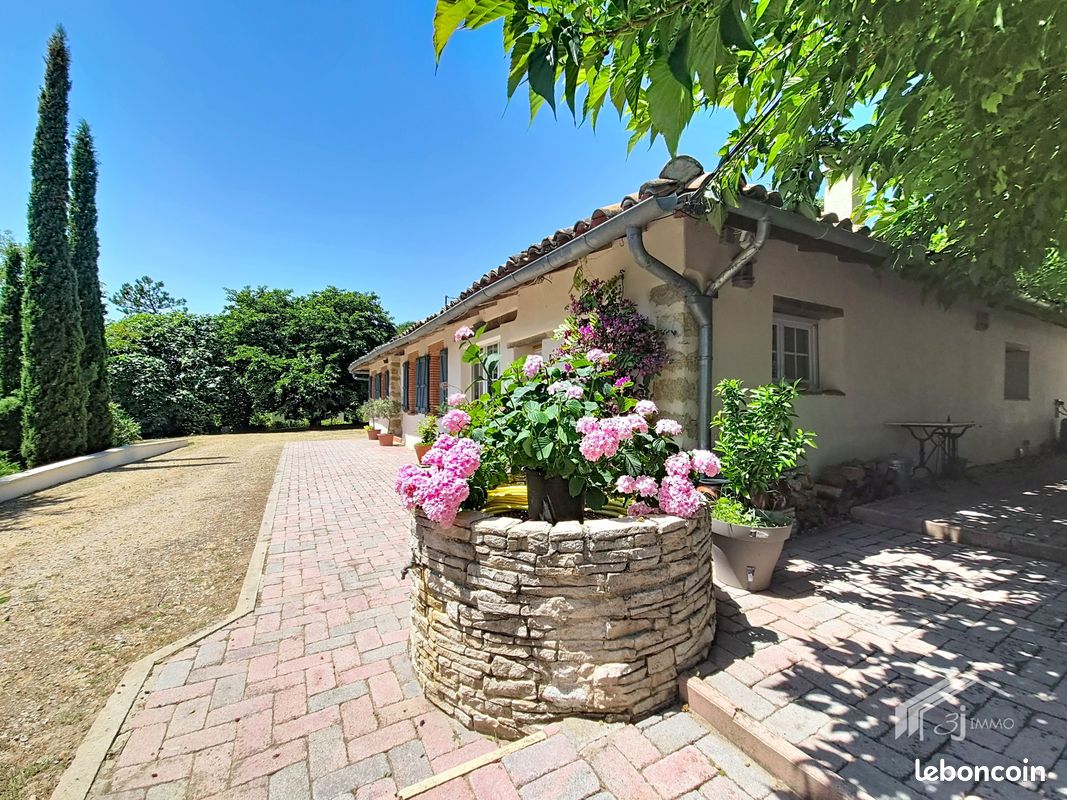 Maison 7 pièces 272 m² · à Le Castéra · 272 m² · 575 000 €