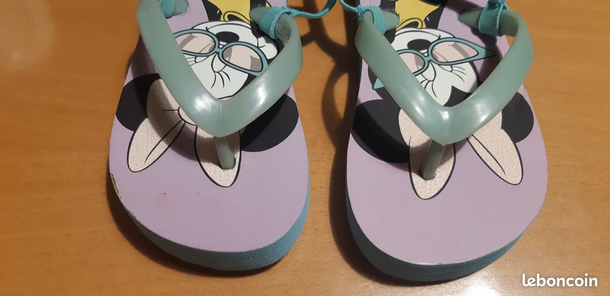 Tongs Minnie Disney taille 26 NEUVES Chaussures