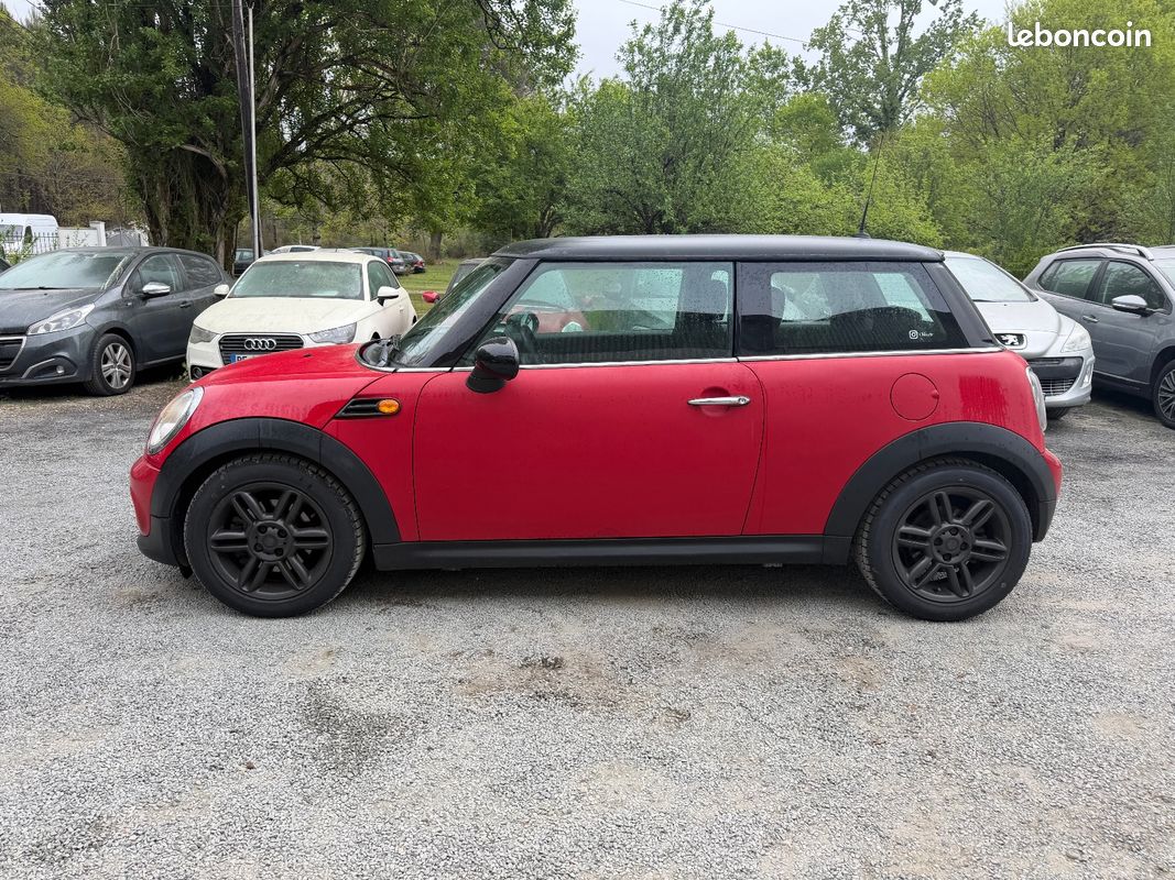 MINI HATCH R56 1.6i - 122 Cooper (image 2)