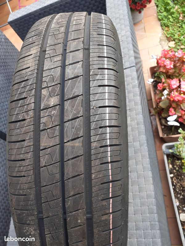 Pneus neufs Goodyear 175 65 r17 - Équipement auto