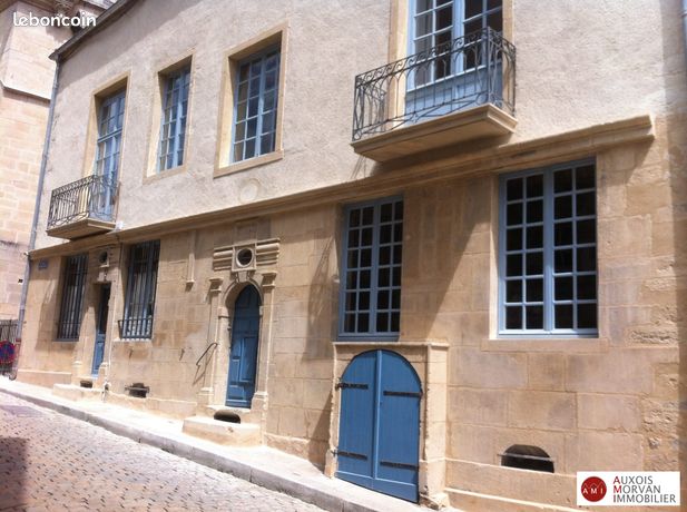 Maison 8 pièces 270 m²