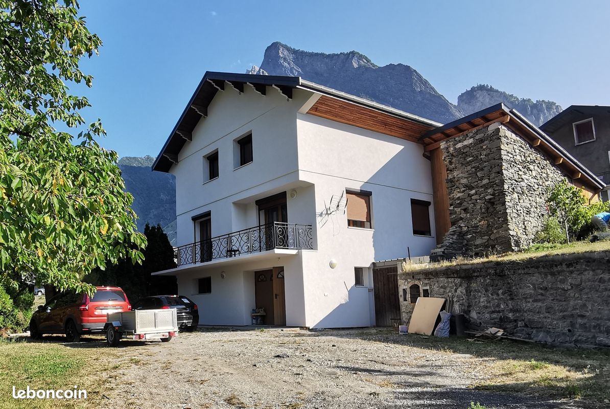 Maison 5 pièces 103 m² · à Saint-Martin-de-la-Porte · 103 m² · 1 160 €/mois