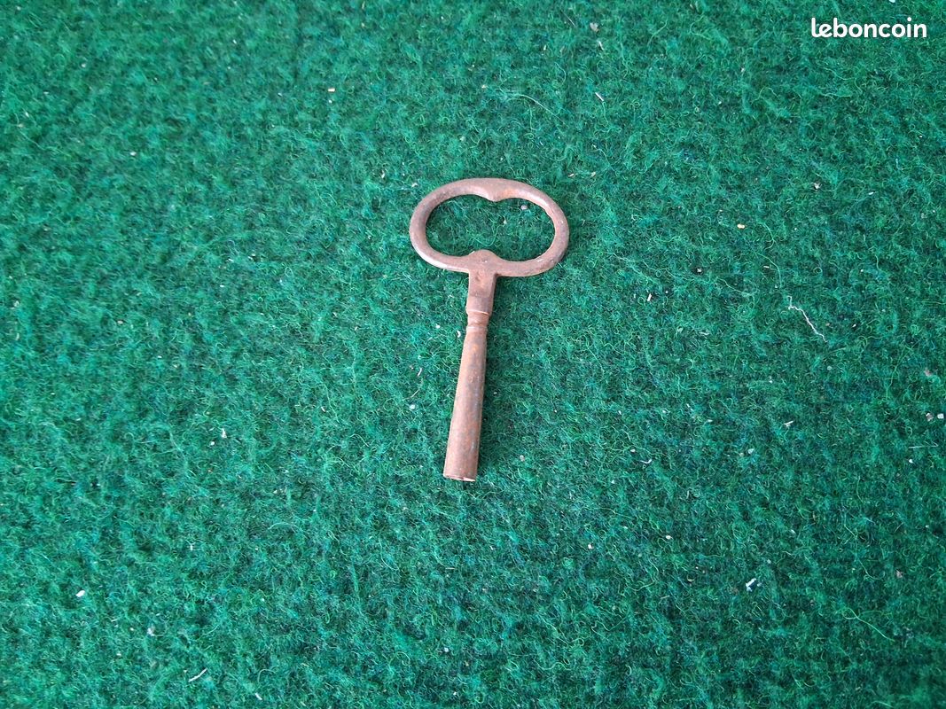 CLE DE PENDULE D OFFICIER laiton carré 4mm ? ref 5 EUR 15,00 - PicClick FR