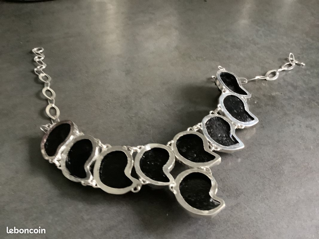 Collier original (image 2)