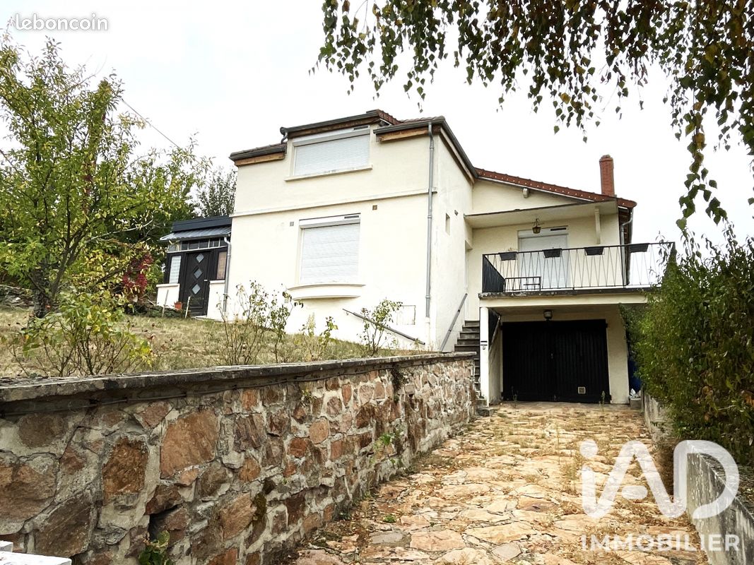Maison 7 pièces 145 m² · à Saint-Éloy-les-Mines · 145 m² · 79 900 €