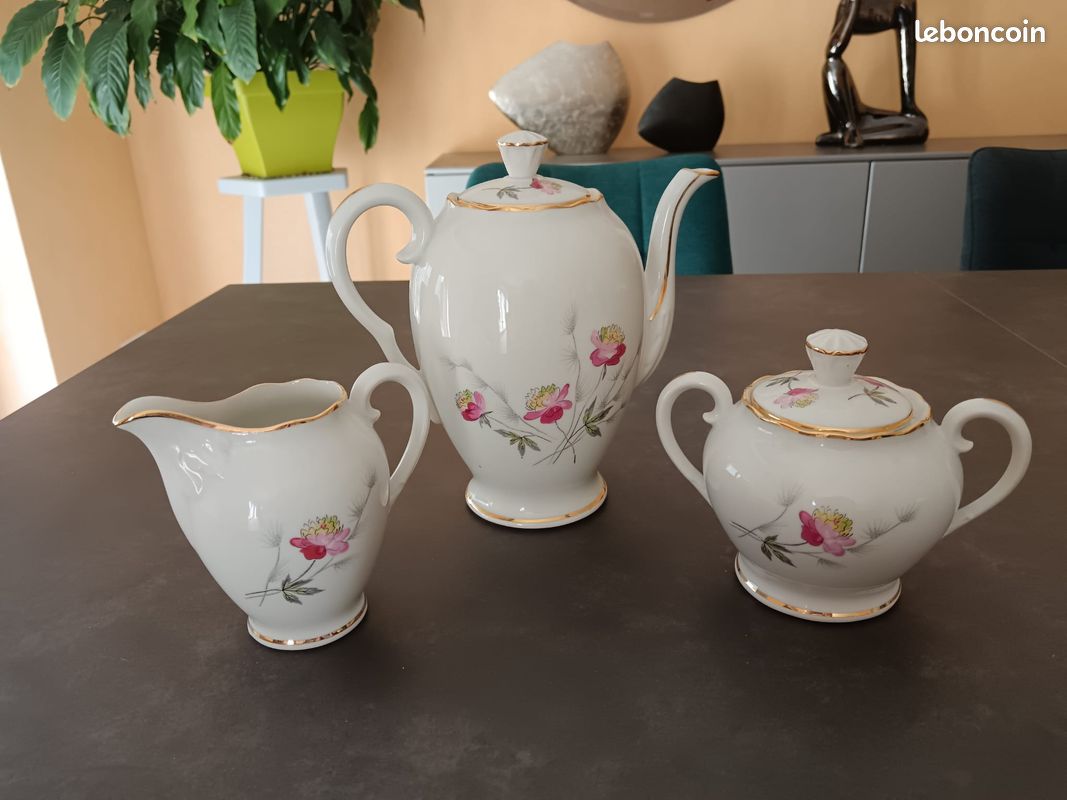 SERVICE CAFETIÈRE VERSEUSE, pot à lait et sucrier, porcelaine ancienne