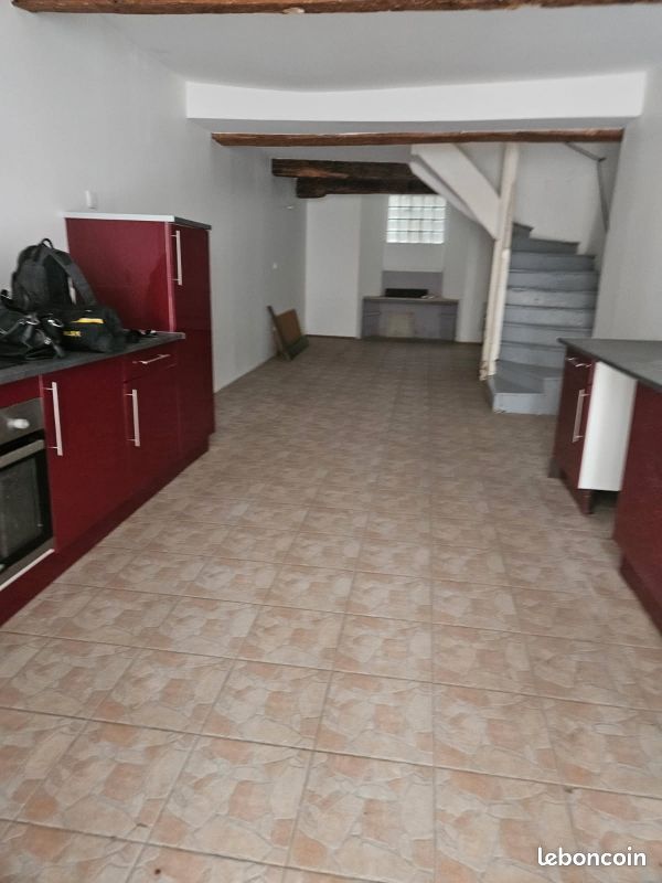 Maison 5 pièces 150 m² · à Montréal · 150 m² · 780 €