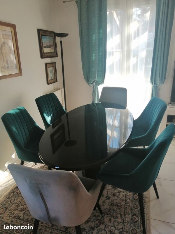 Table en bois et marbre et 6 chaises (image 3)