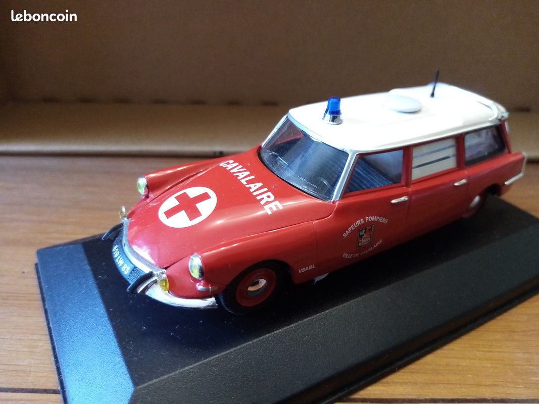 NOREV 1:43 CITROËN ID19 BREAK AMBULANCE N°40 - Rouge - Occasion France