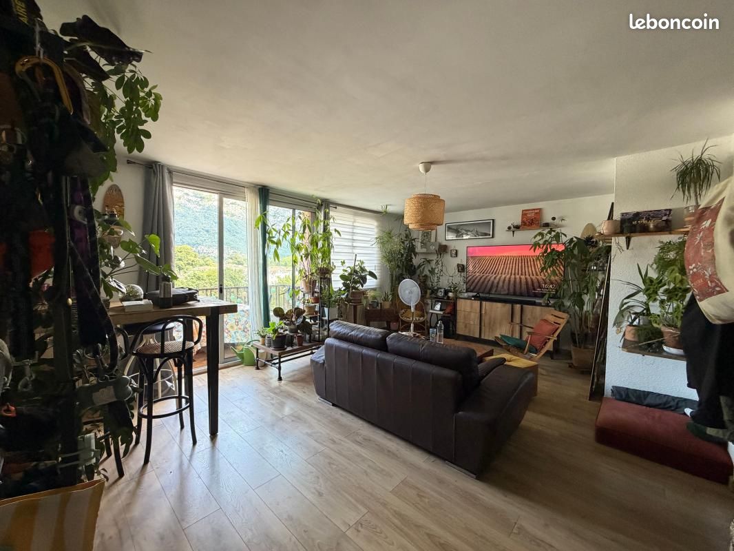 Appartement 3 pièces 65 m² · à Saint-Égrève · 65 m² · 132 000 €