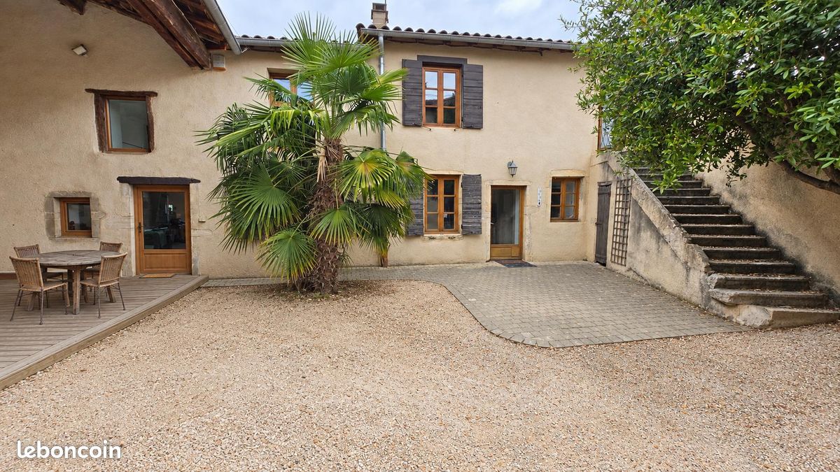Maison 5 pièces 152 m² · à Saint-Georges-de-Reneins · 152 m² · 350 000 €