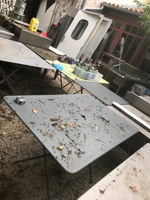Table extérieur en metal (image 9)