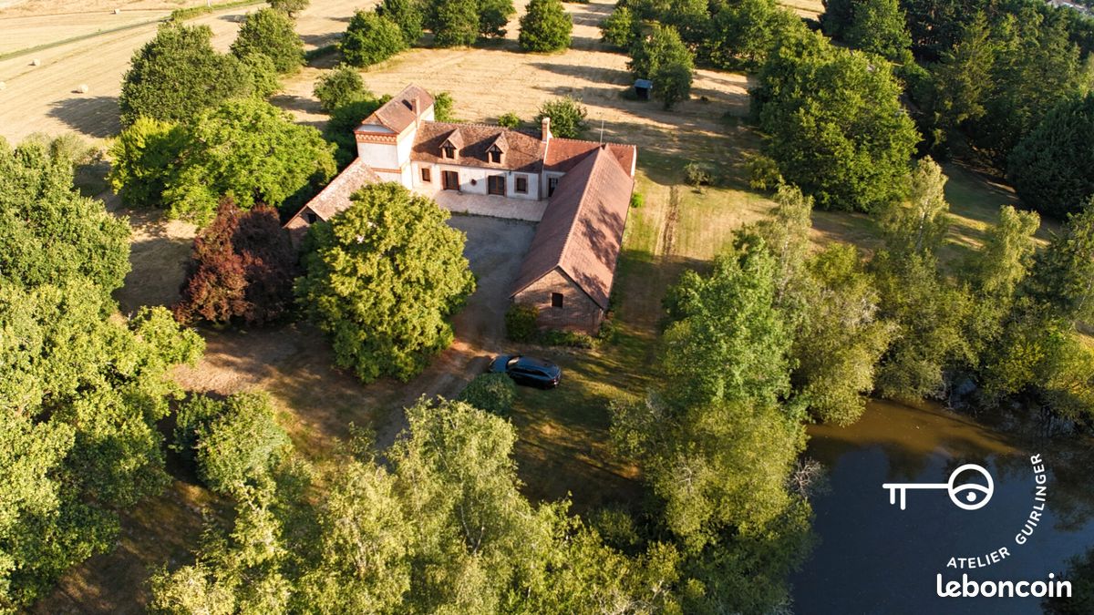 Maison 8 pièces 228 m² · à Montrieux-en-Sologne · 228 m² · 379 800 €