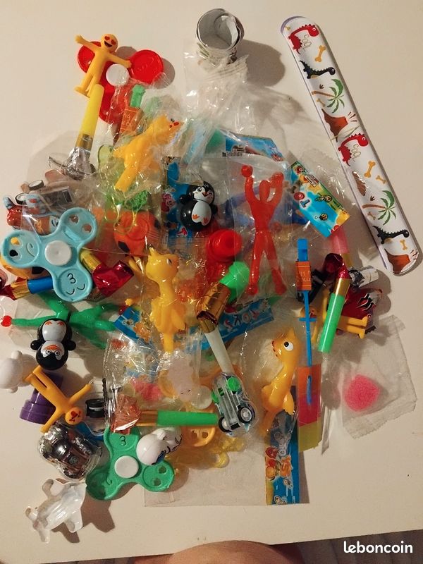 Lot jouets pour loterie / kermesse (56 pièces) (image 1)