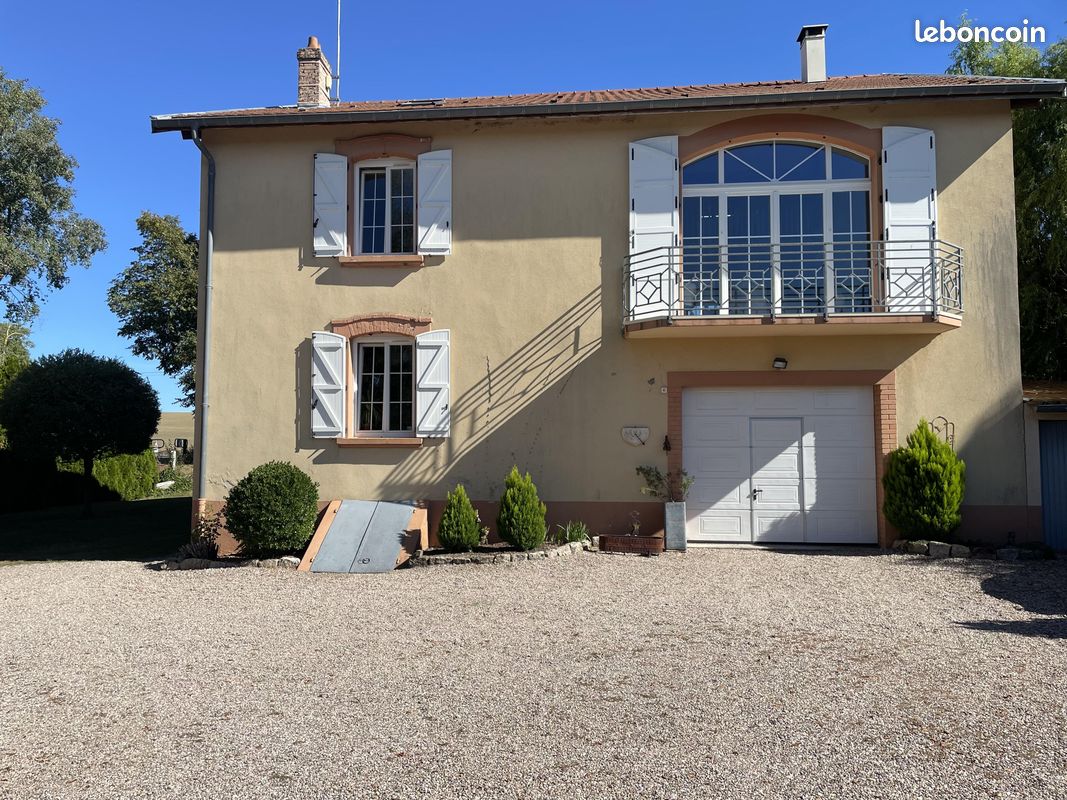 Maison 204 m² · à Mouacourt · 204 m² · 272 000 €