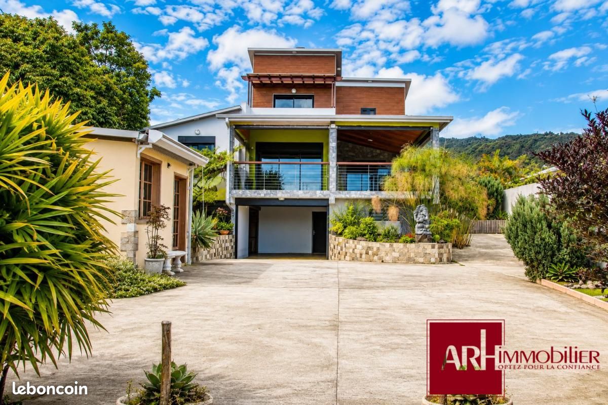 Maison 4 pièces 220 m² · à Entre-Deux · 220 m² · 624 000 €