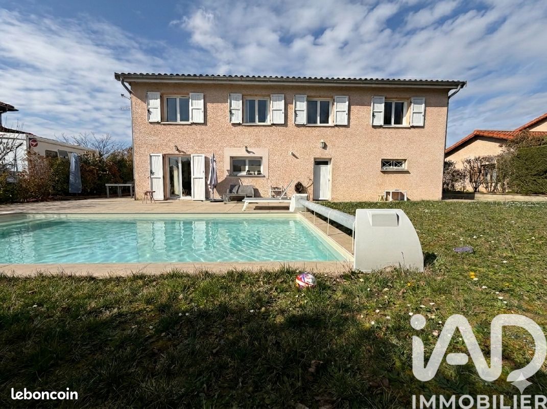 Maison 6 pièces 173 m² · à Chassieu · 173 m² · 650 000 €