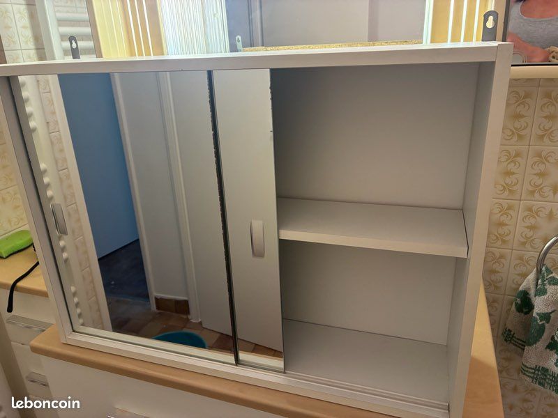 Armoire de toiletté vintage (image 1)