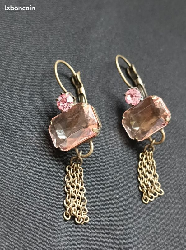 Boucles D'oreilles Anciennes Vintage En Métal Doré Avec Résine Et Cristal - Occasion