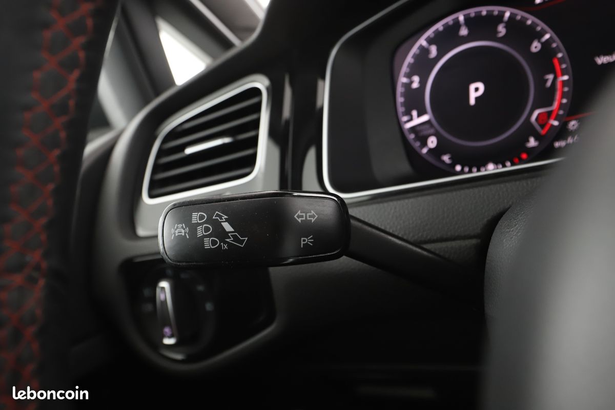 Volkswagen Golf VII 2.0 TSI BlueMotion Tech GTI Performance DSG7 5P 245 ch (image 24)
