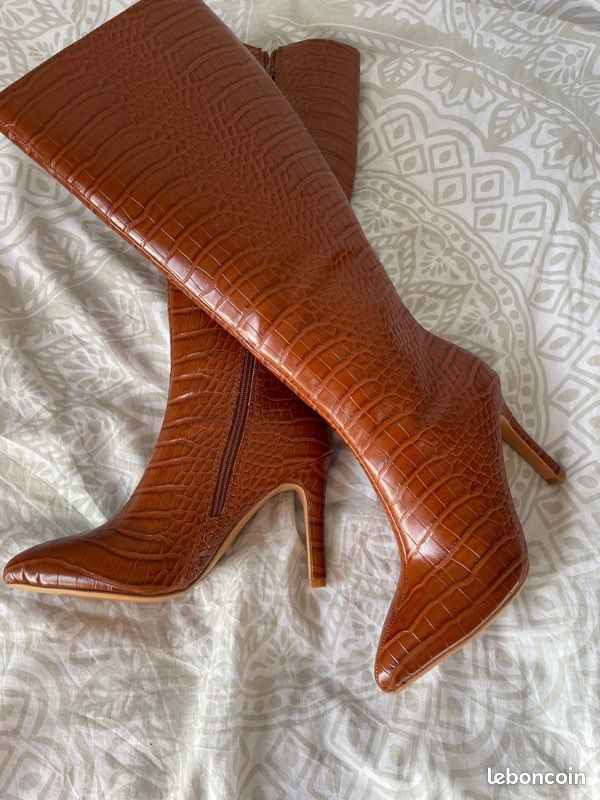 Bottes hautes a talon motif croco marron (image 4)