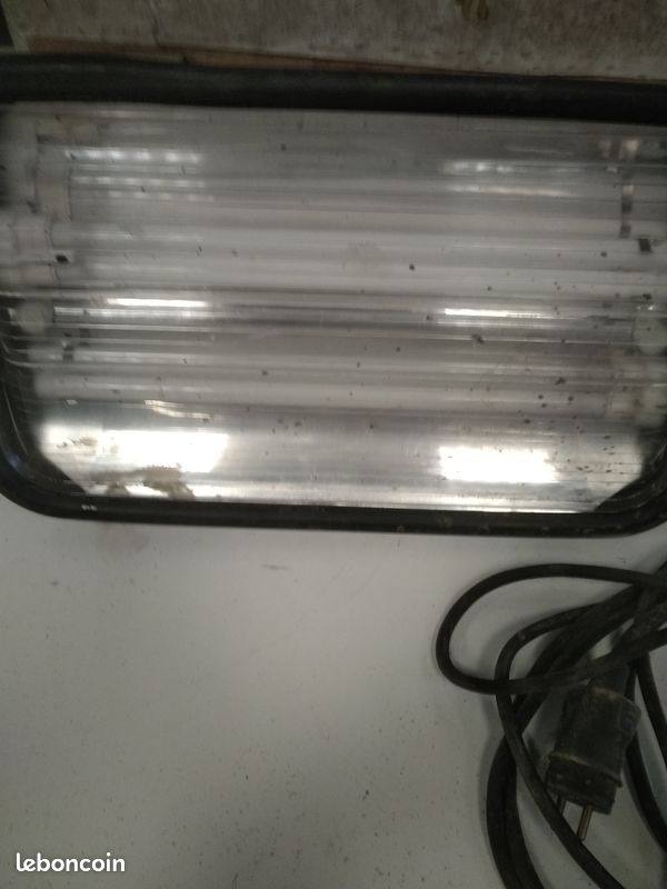 Spot ecclairage portatif (image 1)