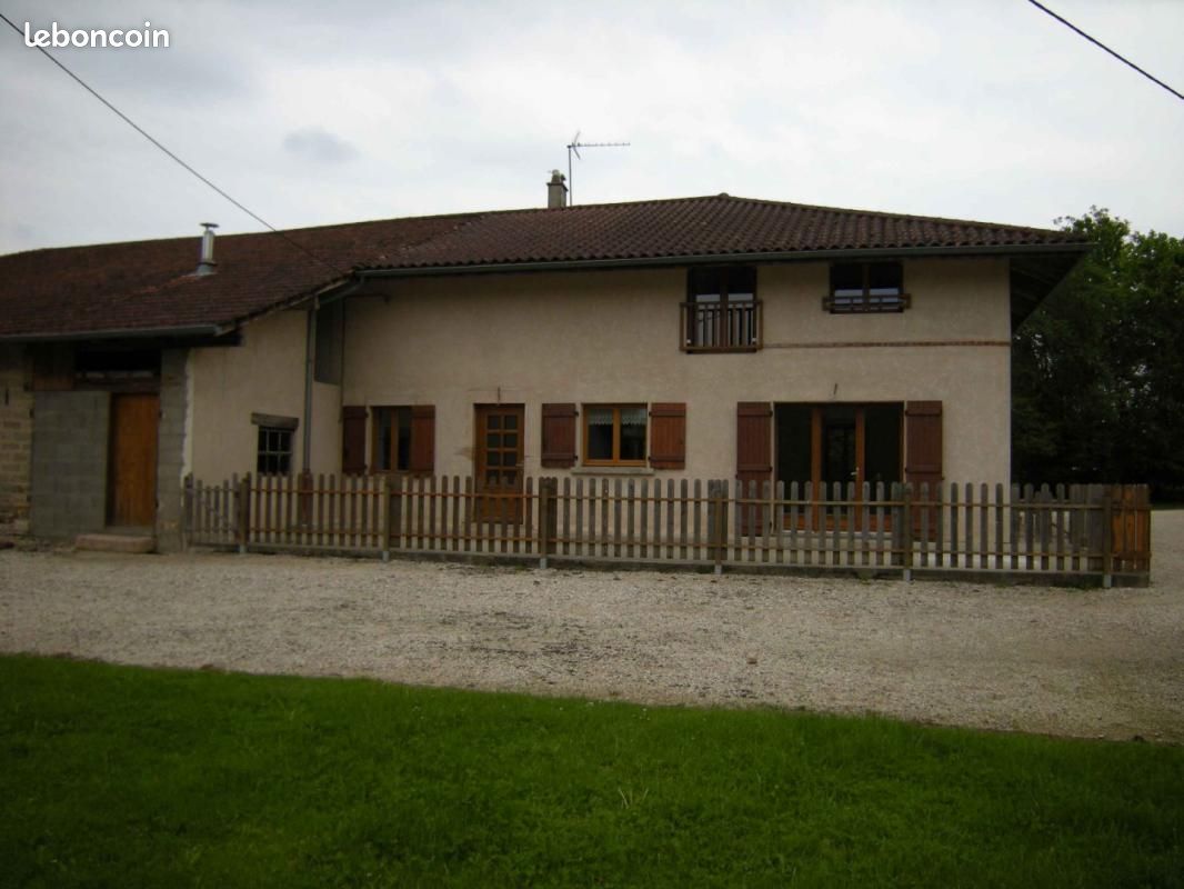 Maison 145 m² · à Courtes · 145 m² · 860 €/mois