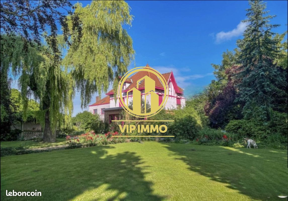 Maison 10 pièces 302 m² · à Wavrin · 302 m² · 695 000 €