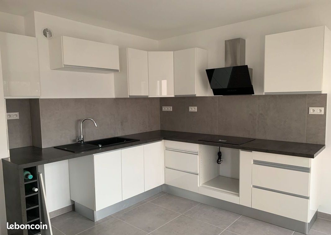 Appartement 2 pièces 48 m² · à Versailles · 48 m² · 757 €