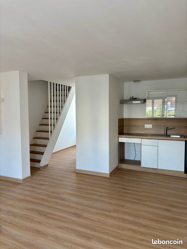 Appartement 3 pièces 65 m² · à Calais · 65 m² · 660 €