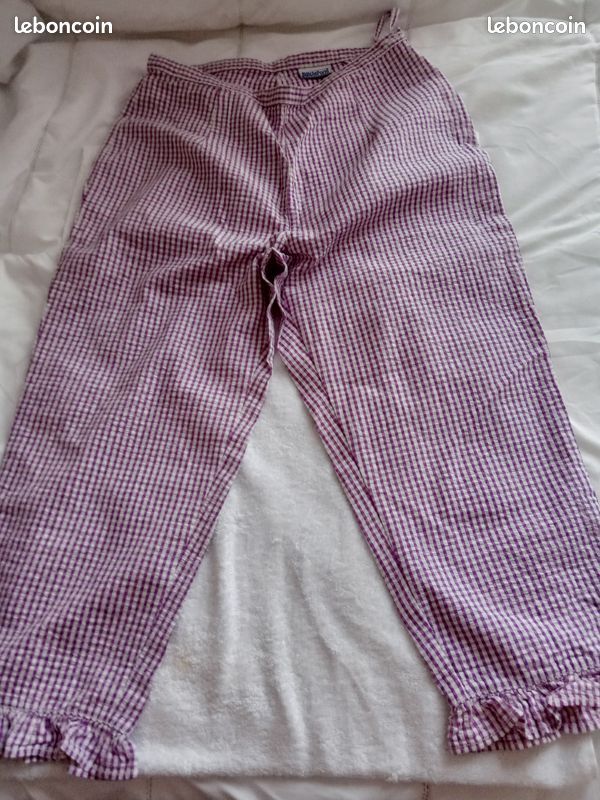 Pantacourt vichy violet T40 blanche porte Vêtements