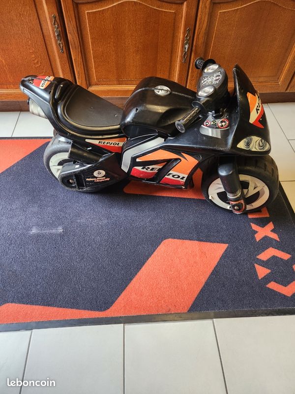 Injusa Trotteur Moto Repsol Toys R Us Correpasillos Repsol Moto De