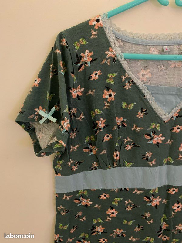 Pyjama robe taille 40/42 motif fleurs jamais porté (image 1)