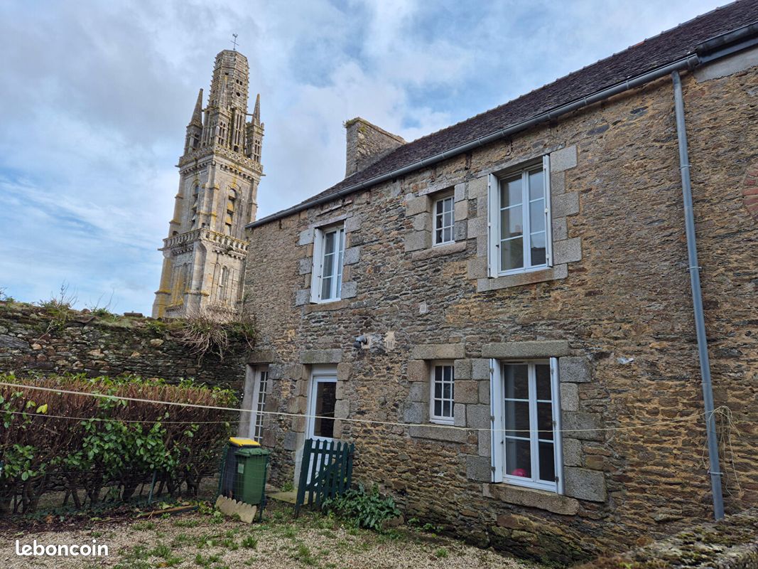 Maison 6 pièces 128 m² · à Lampaul-Guimiliau · 128 m² · 99 735 €