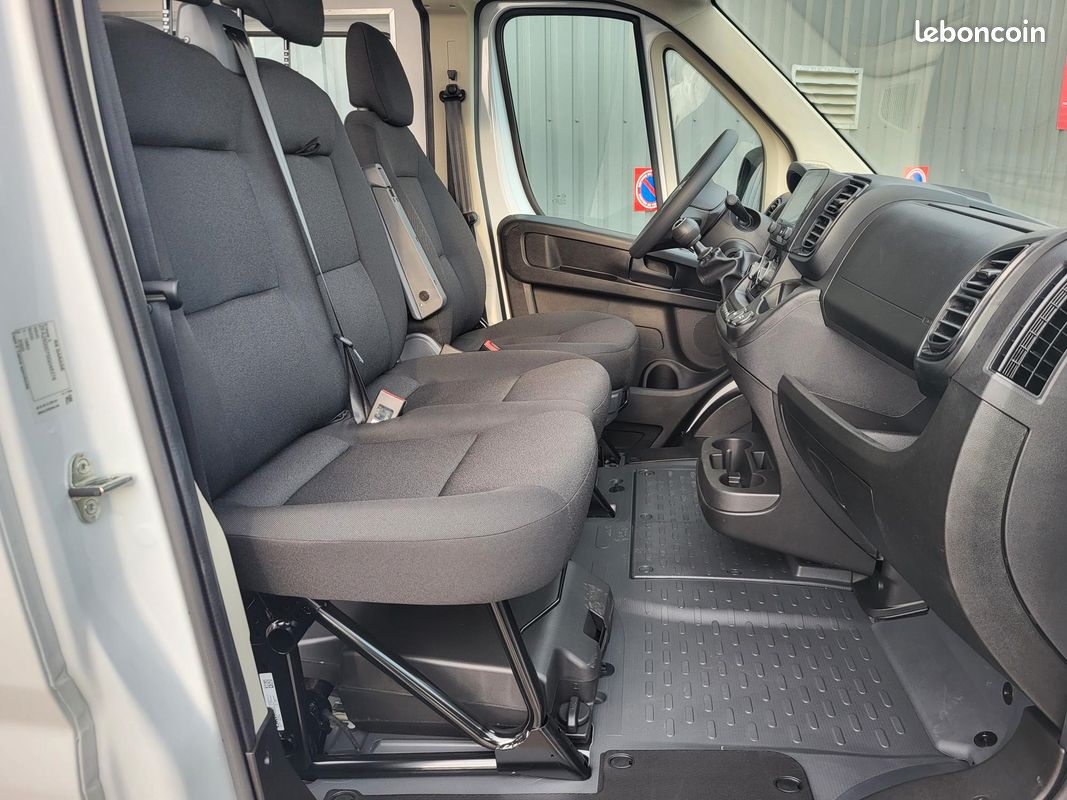 FIAT DUCATO MY26 L-H2 ( L3H2 ) 3.5 FOURGON 140 CH PACK TECHNO 7’’ CABINE APPROFONDIE FIXE 07 PLACES NEUF avec HABILLAGE BOIS COMPLET + CAMÉRA DE RECUL + SUSPENSION RENFORCÉE ( Prix Vente 34 990 HT ) (image 8)