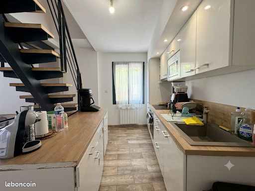 Appartement 4 pièces 89 m² · à Milhaud · 89 m² · 850 €/mois