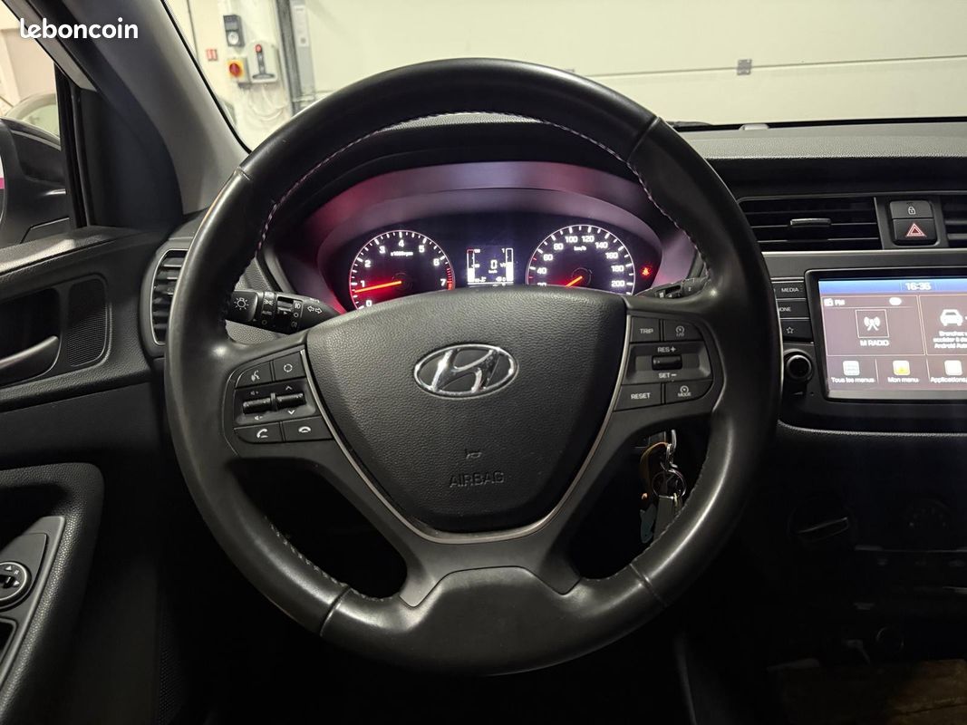 HYUNDAI i20 1.2 84 Intuitive (image 16)