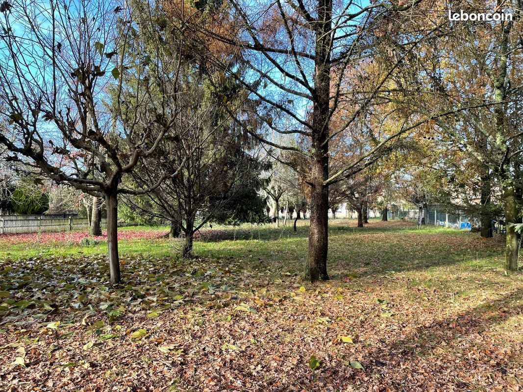 Terrain constructible · à Saint-Laurent-Médoc · 49 500 €