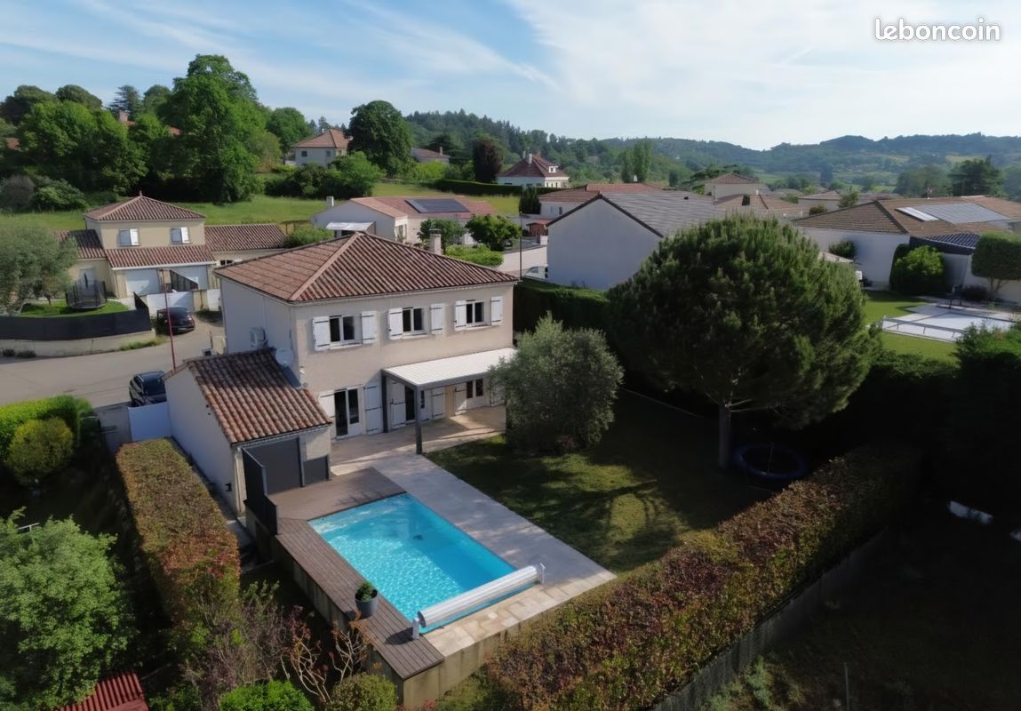 Maison 7 pièces 156 m² · à Génissieux · 156 m² · 1 935 €