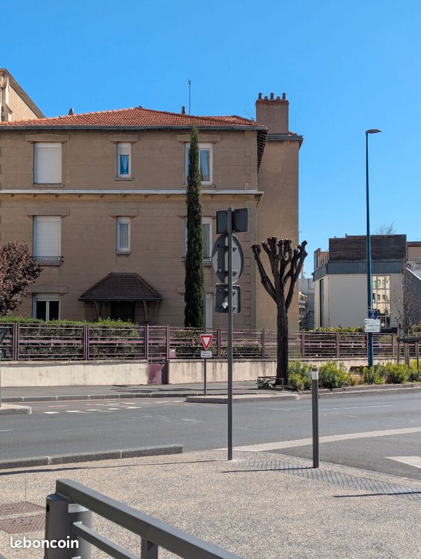 Parking/box CLERMONT FERRAND · à Clermont-Ferrand · 50 €/mois