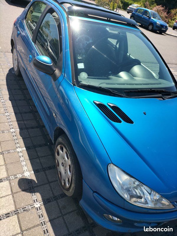 Peugeot 206 (image 2)