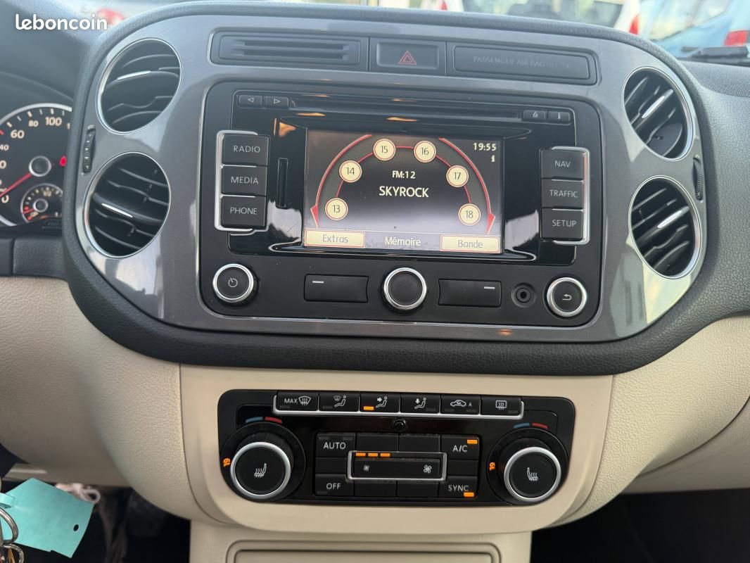 Volkswagen Tiguan 2.0 TDI 140 FAP BlueMotion Technology Carat (image 18)