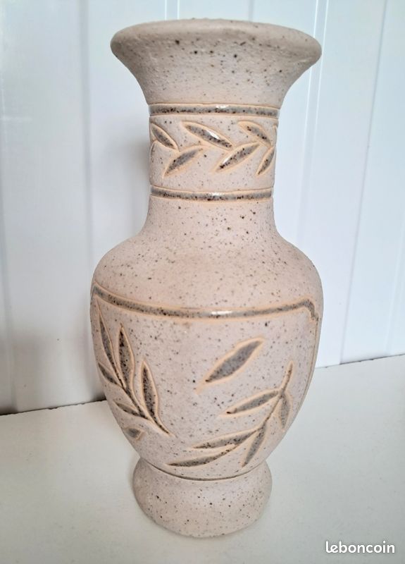 Beau vase en céramique effet sable feuilles signe et numéroté (image 1)